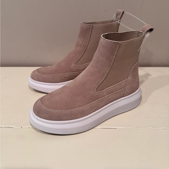 Women’s Nurture Atna Sneaker Boot - Picture 2 of 9